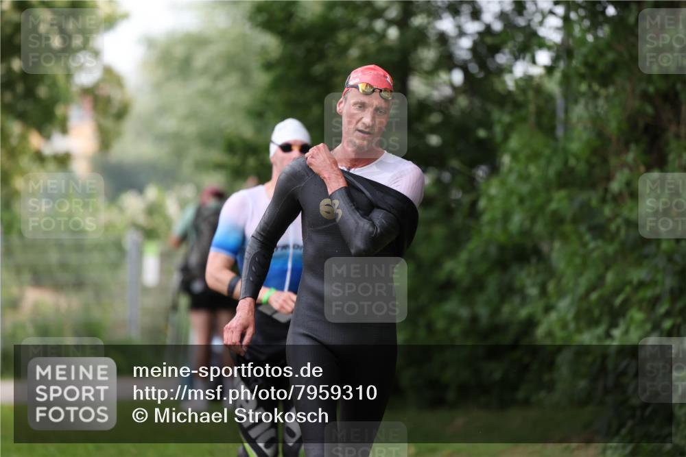 15.06.2025 - 7 Türme Triathlon Michael Strokosch http://msf.ph/oto/7959310 15.06.2025 12:09:02 Schwimmen 465, 505 meine-sportfotos.de