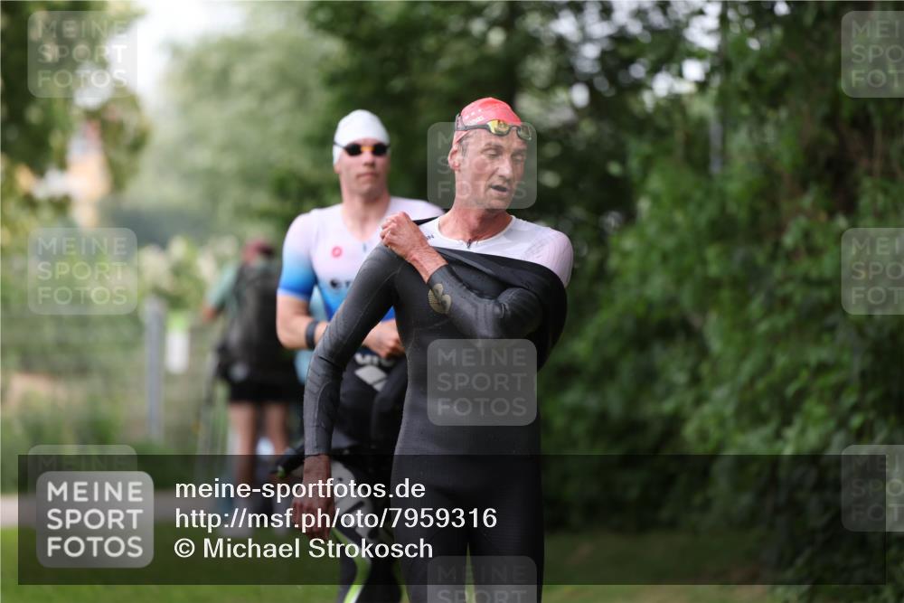 15.06.2025 - 7 Türme Triathlon Michael Strokosch http://msf.ph/oto/7959316 15.06.2025 12:09:02 Schwimmen 465, 505 meine-sportfotos.de