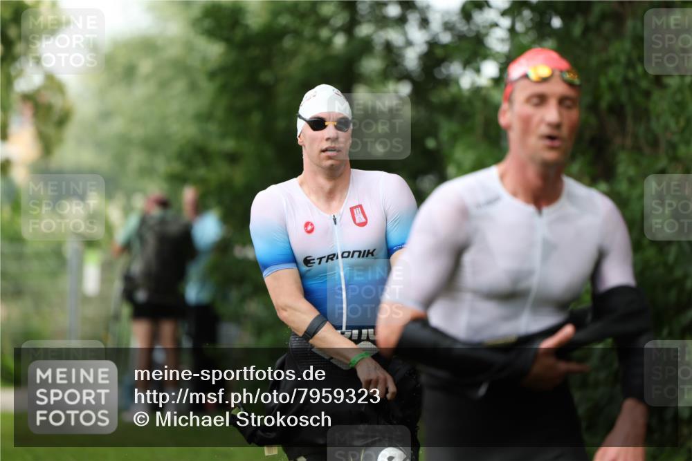 15.06.2025 - 7 Türme Triathlon Michael Strokosch http://msf.ph/oto/7959323 15.06.2025 12:09:03 Schwimmen 465, 505 meine-sportfotos.de