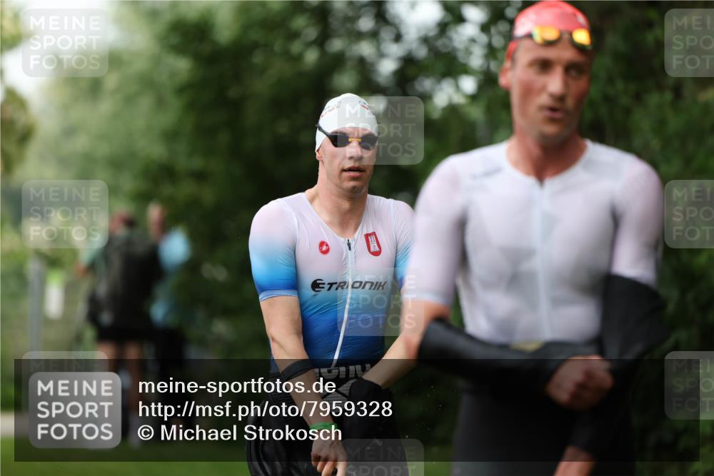 15.06.2025 - 7 Türme Triathlon Michael Strokosch http://msf.ph/oto/7959328 15.06.2025 12:09:03 Schwimmen 465, 505 meine-sportfotos.de