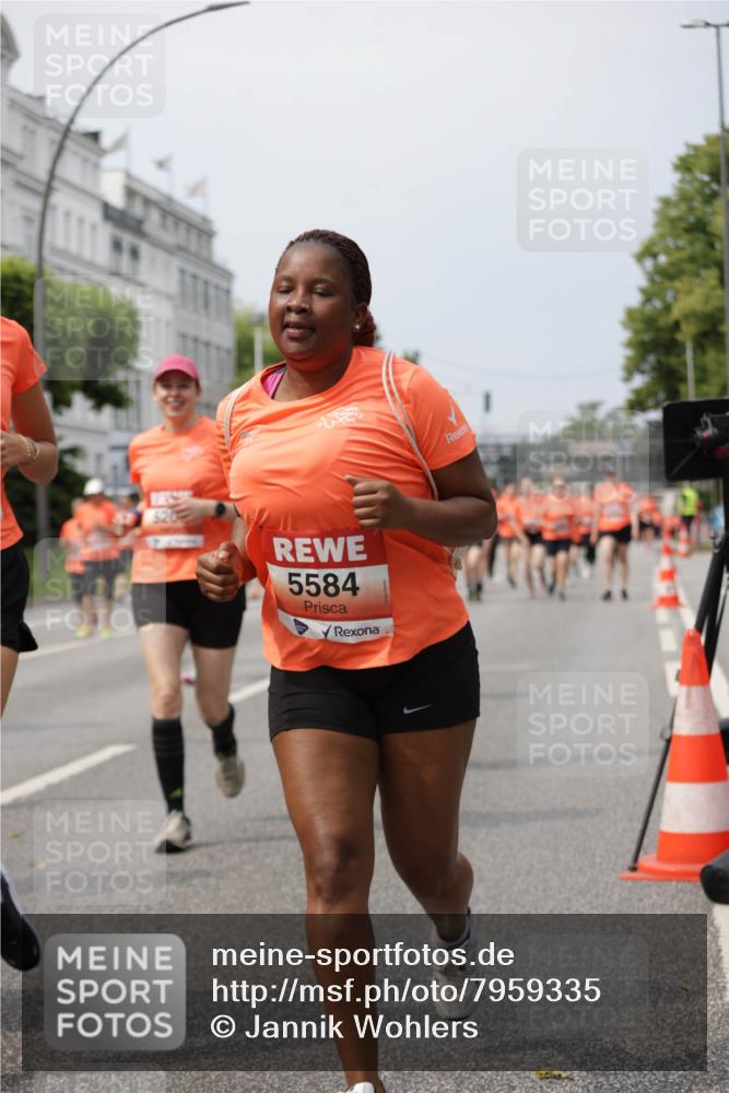 15.06.2025 - REWE Women's Run Jannik Wohlers http://msf.ph/oto/7959335 15.06.2025 09:44:49 Laufen 5584 meine-sportfotos.de