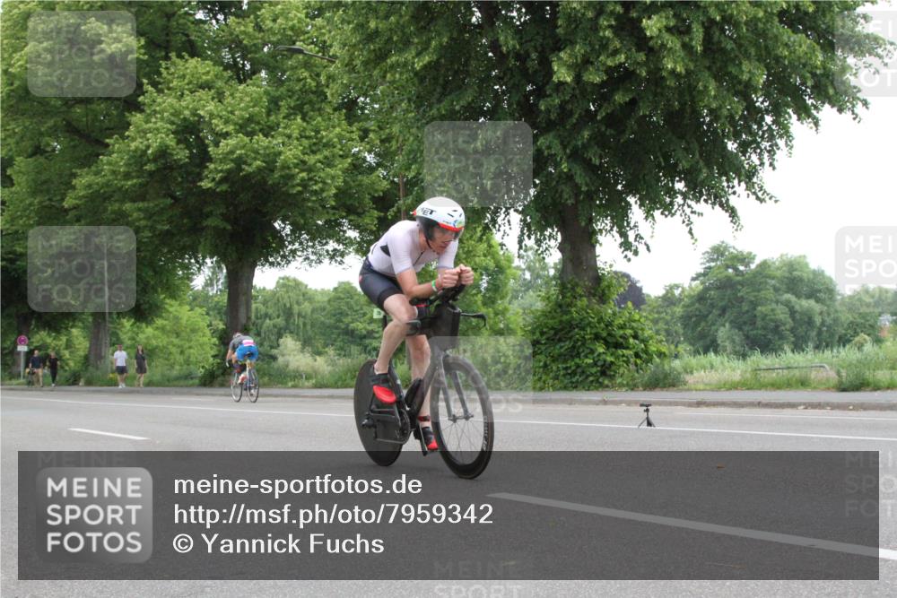 15.06.2025 - 7 Türme Triathlon Yannick Fuchs http://msf.ph/oto/7959342 15.06.2025 11:35:07 Radfahren  meine-sportfotos.de