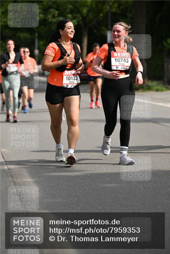 15.06.2025 - REWE Women's Run Dr. Thomas Lammeyer http://msf.ph/oto/7959353 15.06.2025 09:48:54 Laufen 10133, 10743 meine-sportfotos.de