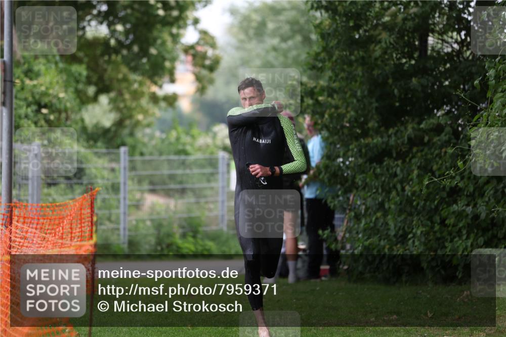 15.06.2025 - 7 Türme Triathlon Michael Strokosch http://msf.ph/oto/7959371 15.06.2025 12:09:38 Schwimmen 437 meine-sportfotos.de