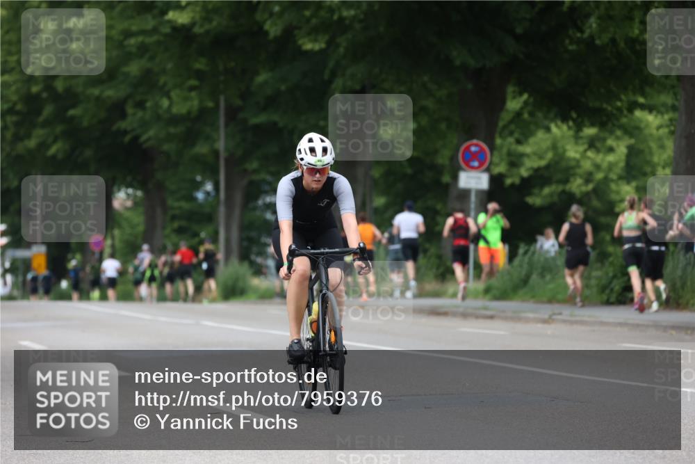 15.06.2025 - 7 Türme Triathlon Yannick Fuchs http://msf.ph/oto/7959376 15.06.2025 13:47:46 Radfahren 897, 925, 1135 meine-sportfotos.de