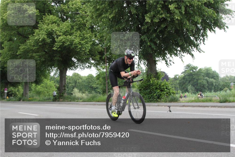 15.06.2025 - 7 Türme Triathlon Yannick Fuchs http://msf.ph/oto/7959420 15.06.2025 11:38:09 Radfahren  meine-sportfotos.de