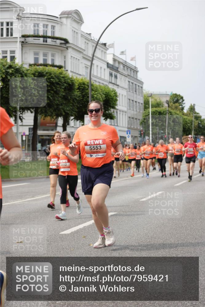 15.06.2025 - REWE Women's Run Jannik Wohlers http://msf.ph/oto/7959421 15.06.2025 09:44:51 Laufen 5602, 5553 meine-sportfotos.de