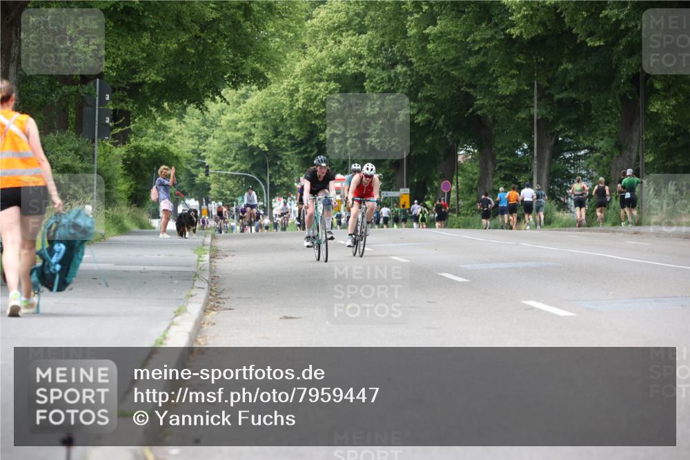 15.06.2025 - 7 Türme Triathlon Yannick Fuchs http://msf.ph/oto/7959447 15.06.2025 13:47:56 Radfahren 737, 825, 897 meine-sportfotos.de