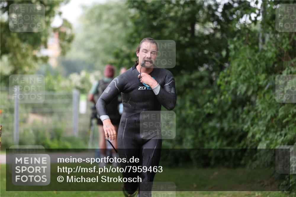 15.06.2025 - 7 Türme Triathlon Michael Strokosch http://msf.ph/oto/7959463 15.06.2025 12:10:00 Schwimmen 374, 410, 571, 602 meine-sportfotos.de