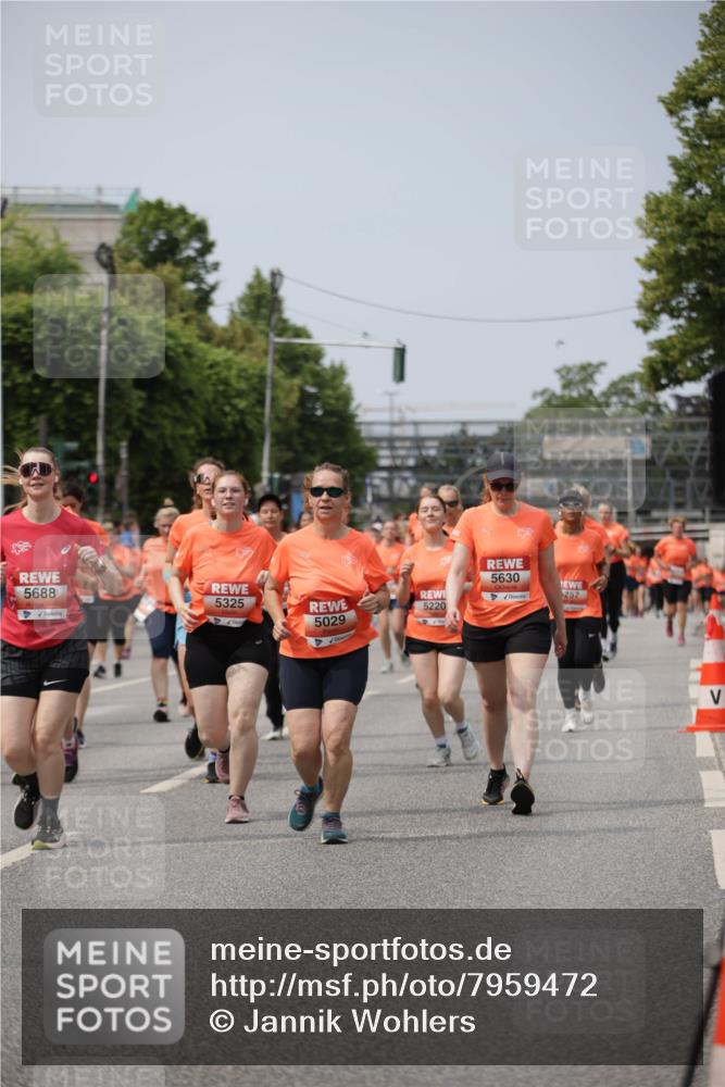 15.06.2025 - REWE Women's Run Jannik Wohlers http://msf.ph/oto/7959472 15.06.2025 09:44:54 Laufen 5688, 5630, 5325, 257, 5220, 5029 meine-sportfotos.de