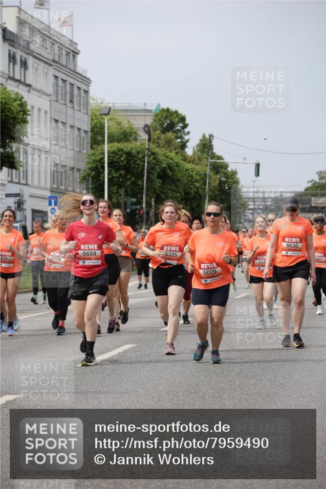 15.06.2025 - REWE Women's Run Jannik Wohlers http://msf.ph/oto/7959490 15.06.2025 09:44:55 Laufen 5380, 5379, 5688, 5325, 5029, 5630, 5257, 522 meine-sportfotos.de