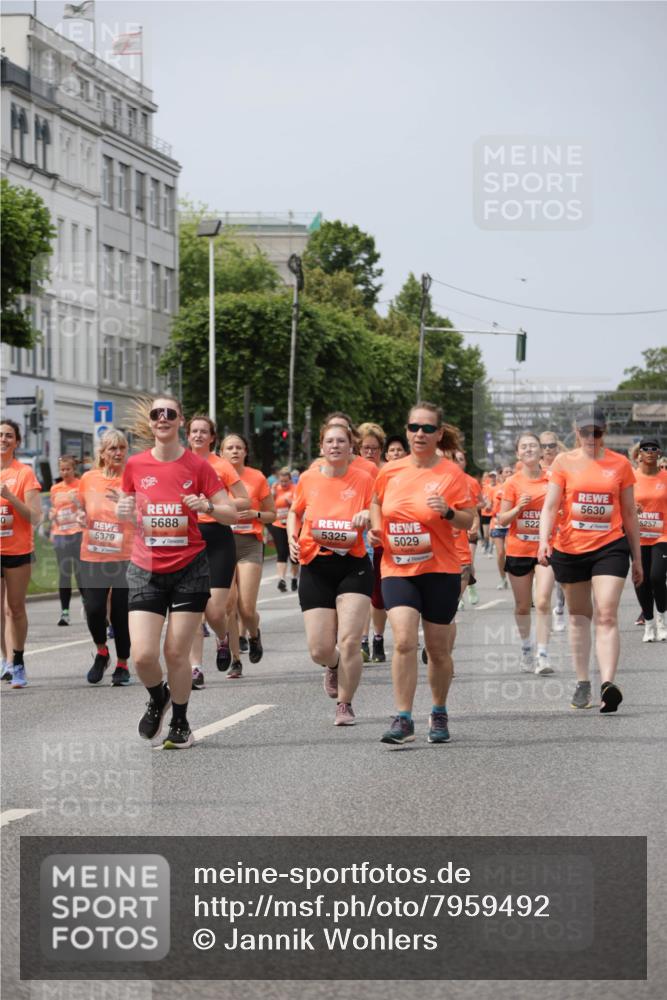 15.06.2025 - REWE Women's Run Jannik Wohlers http://msf.ph/oto/7959492 15.06.2025 09:44:55 Laufen 0, 5379, 5688, 522, 5325, 5029, 5630, 5257 meine-sportfotos.de