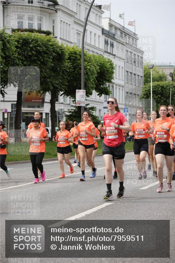 15.06.2025 - REWE Women's Run Jannik Wohlers http://msf.ph/oto/7959511 15.06.2025 09:44:56 Laufen 5380, 5450, 5399, 5688, 5391, 5325 meine-sportfotos.de