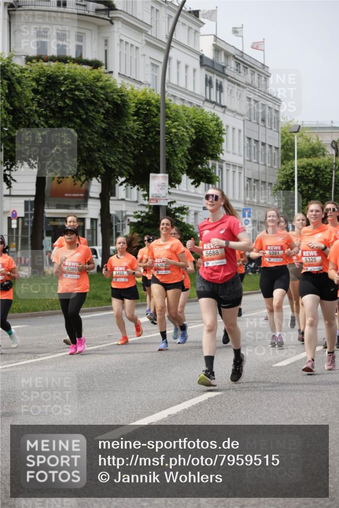 15.06.2025 - REWE Women's Run Jannik Wohlers http://msf.ph/oto/7959515 15.06.2025 09:44:56 Laufen 5380, 5399, 5450, 5688, 5391, 5325 meine-sportfotos.de