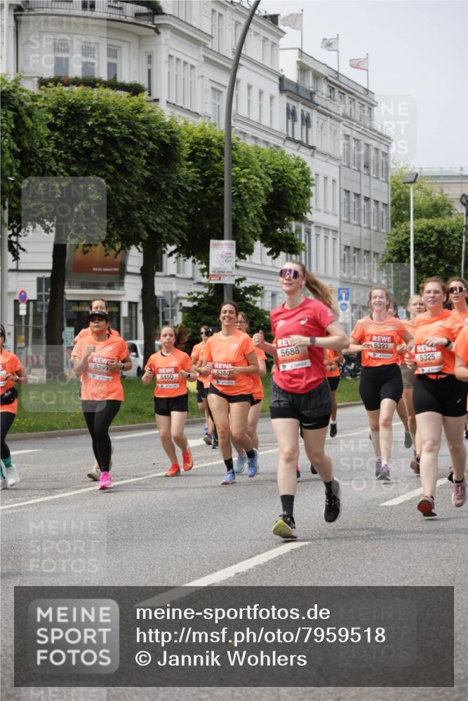 15.06.2025 - REWE Women's Run Jannik Wohlers http://msf.ph/oto/7959518 15.06.2025 09:44:56 Laufen 5391, 5325, 5399, 5380, 5688, 5450 meine-sportfotos.de