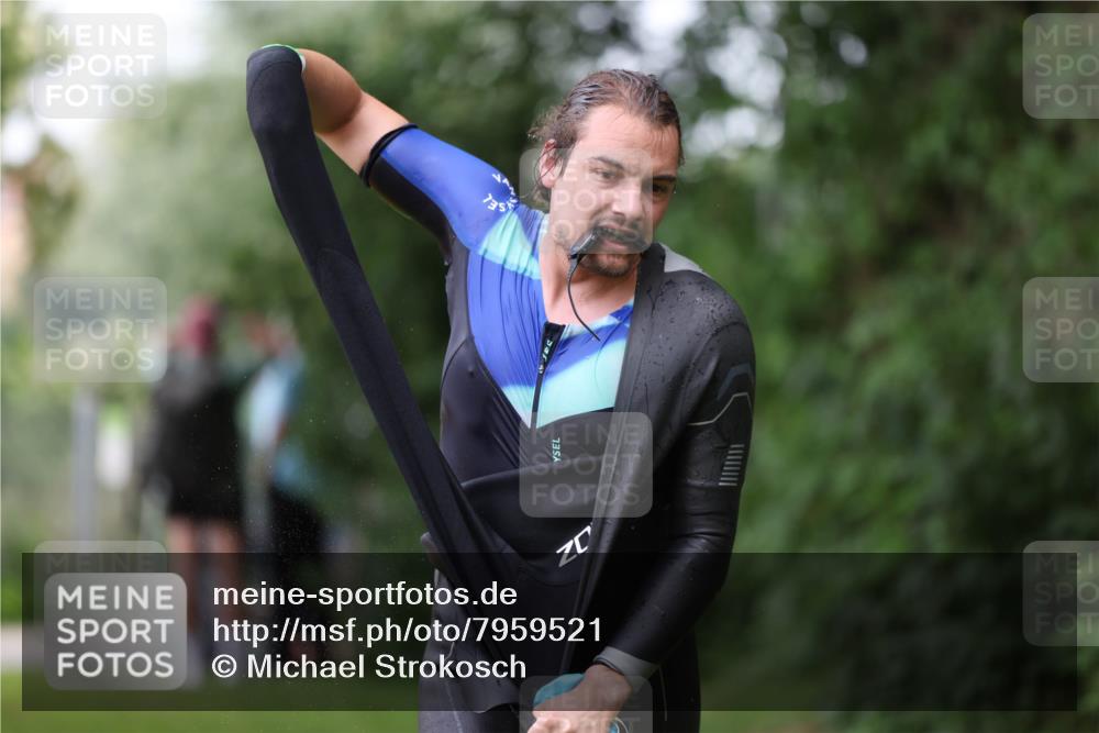 15.06.2025 - 7 Türme Triathlon Michael Strokosch http://msf.ph/oto/7959521 15.06.2025 12:10:02 Schwimmen 374, 410, 571, 602 meine-sportfotos.de