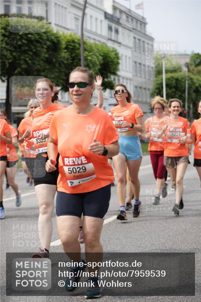 15.06.2025 - REWE Women's Run Jannik Wohlers http://msf.ph/oto/7959539 15.06.2025 09:44:58 Laufen 5323, 5029, 532, 5221 meine-sportfotos.de