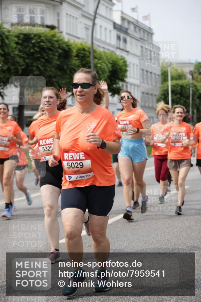 15.06.2025 - REWE Women's Run Jannik Wohlers http://msf.ph/oto/7959541 15.06.2025 09:44:58 Laufen 380, 5325, 5029, 5221 meine-sportfotos.de