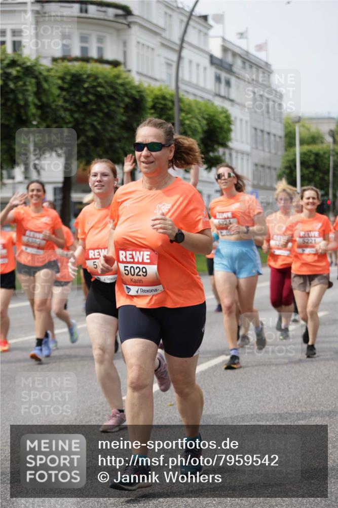 15.06.2025 - REWE Women's Run Jannik Wohlers http://msf.ph/oto/7959542 15.06.2025 09:44:58 Laufen 5029, 221 meine-sportfotos.de