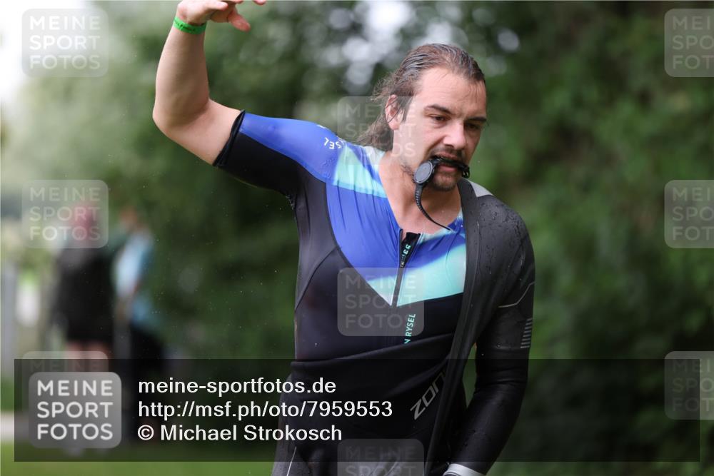 15.06.2025 - 7 Türme Triathlon Michael Strokosch http://msf.ph/oto/7959553 15.06.2025 12:10:02 Schwimmen 374, 410, 571, 602 meine-sportfotos.de