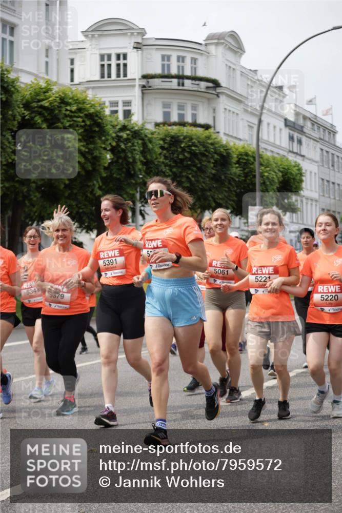 15.06.2025 - REWE Women's Run Jannik Wohlers http://msf.ph/oto/7959572 15.06.2025 09:45:00 Laufen 5344, 5379, 5391, 52, 5061, 5221, 5220 meine-sportfotos.de