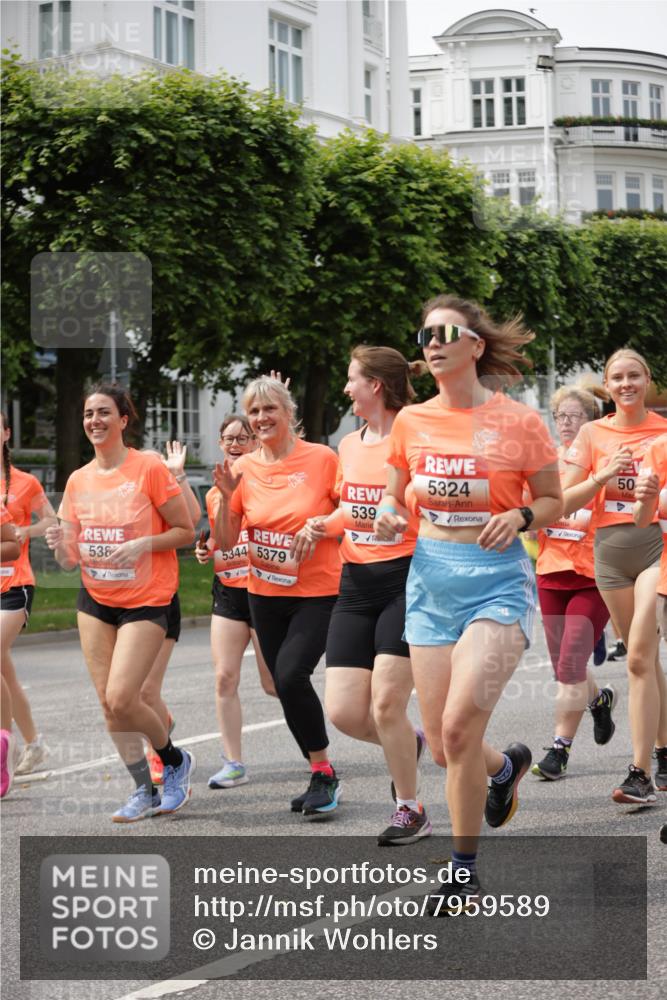 15.06.2025 - REWE Women's Run Jannik Wohlers http://msf.ph/oto/7959589 15.06.2025 09:45:00 Laufen 538, 5344, 5379, 5324, 539, 50 meine-sportfotos.de
