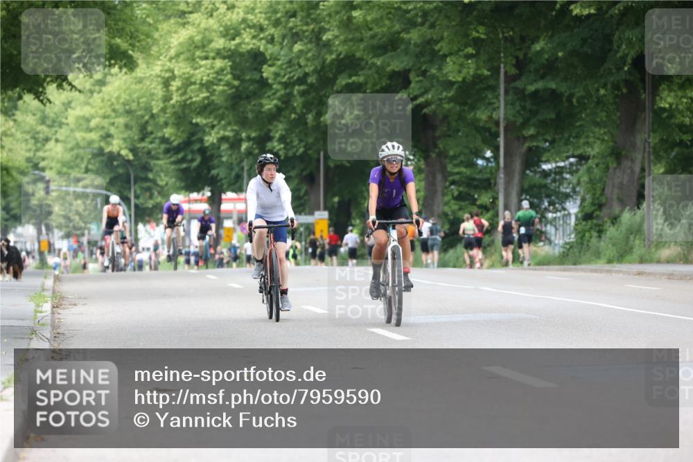 15.06.2025 - 7 Türme Triathlon Yannick Fuchs http://msf.ph/oto/7959590 15.06.2025 13:48:02 Radfahren 482, 737, 825, 876, 1178 meine-sportfotos.de