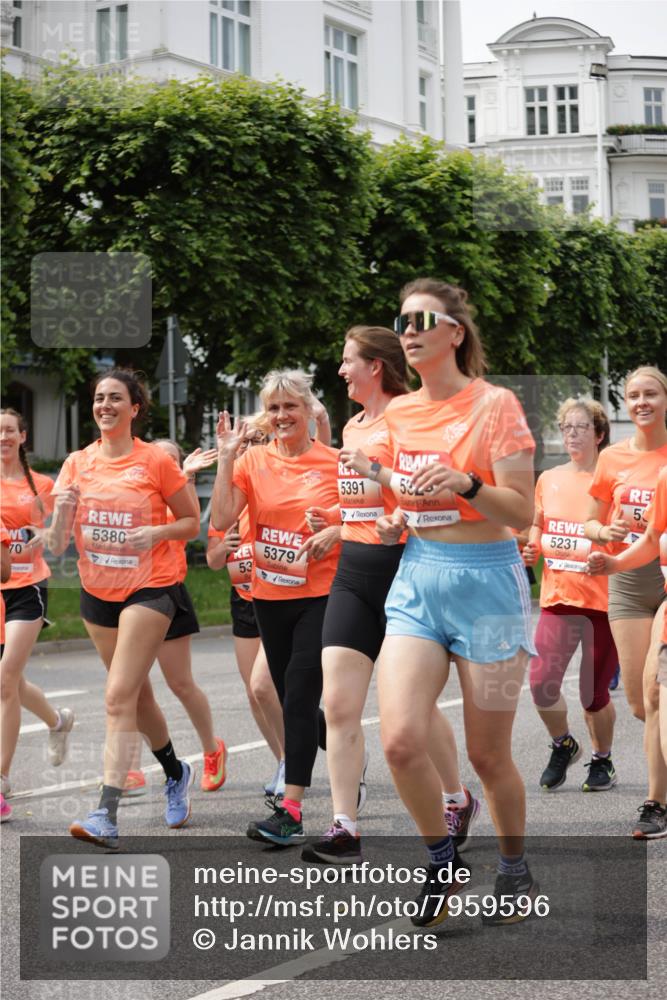 15.06.2025 - REWE Women's Run Jannik Wohlers http://msf.ph/oto/7959596 15.06.2025 09:45:00 Laufen 70, 5380, 53, 5379, 5391, 532, 5231, 5 meine-sportfotos.de