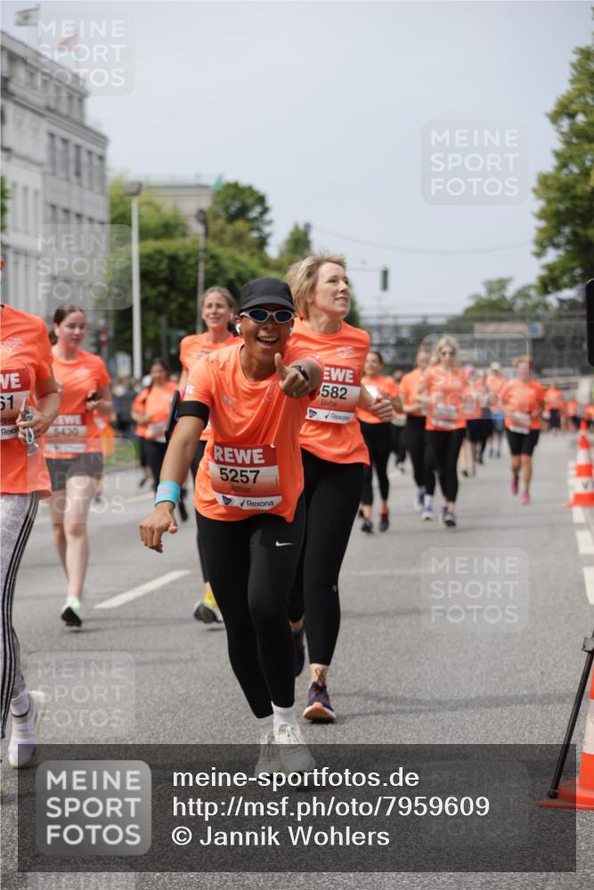 15.06.2025 - REWE Women's Run Jannik Wohlers http://msf.ph/oto/7959609 15.06.2025 09:45:02 Laufen 51, 5430, 5257, 582 meine-sportfotos.de