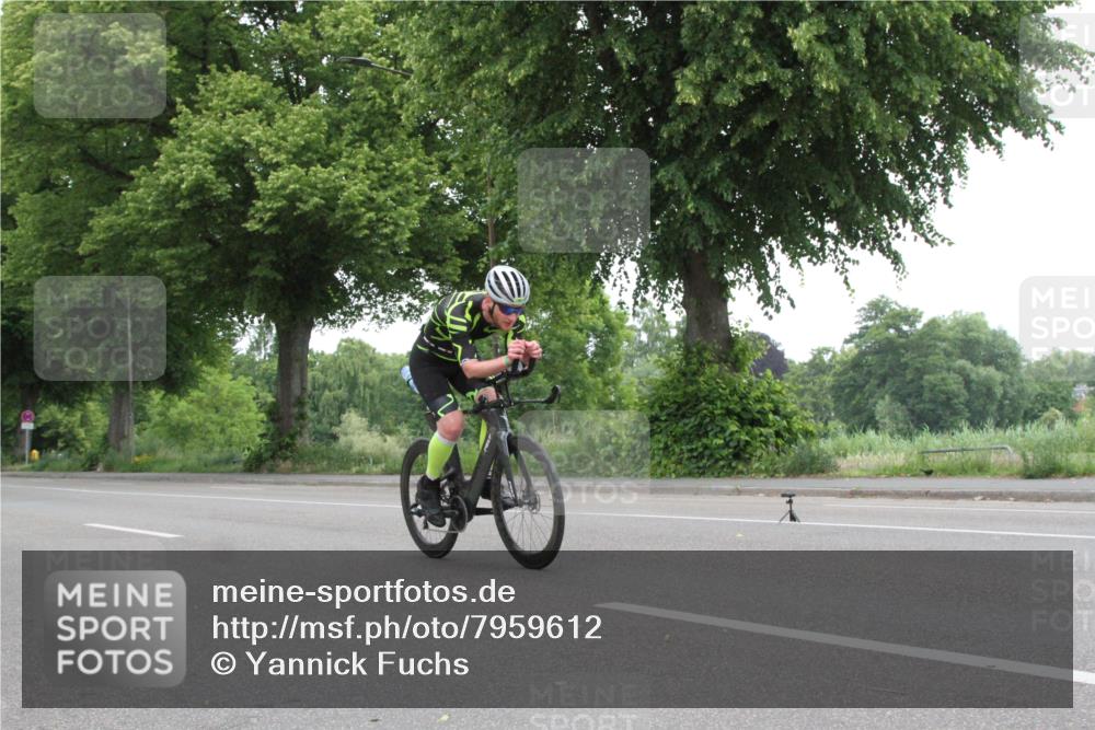 15.06.2025 - 7 Türme Triathlon Yannick Fuchs http://msf.ph/oto/7959612 15.06.2025 11:39:10 Radfahren  meine-sportfotos.de