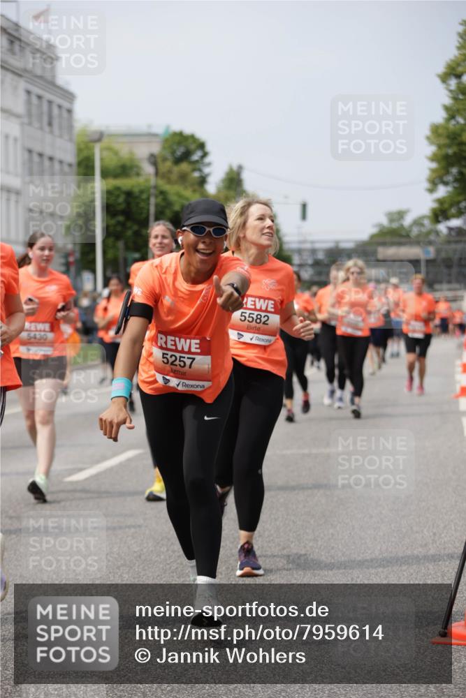 15.06.2025 - REWE Women's Run Jannik Wohlers http://msf.ph/oto/7959614 15.06.2025 09:45:02 Laufen 5430, 5257, 5582 meine-sportfotos.de