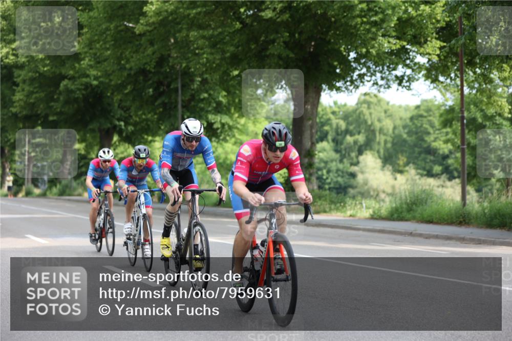 15.06.2025 - 7 Türme Triathlon Yannick Fuchs http://msf.ph/oto/7959631 15.06.2025 09:52:24 Radfahren 39, 40 meine-sportfotos.de