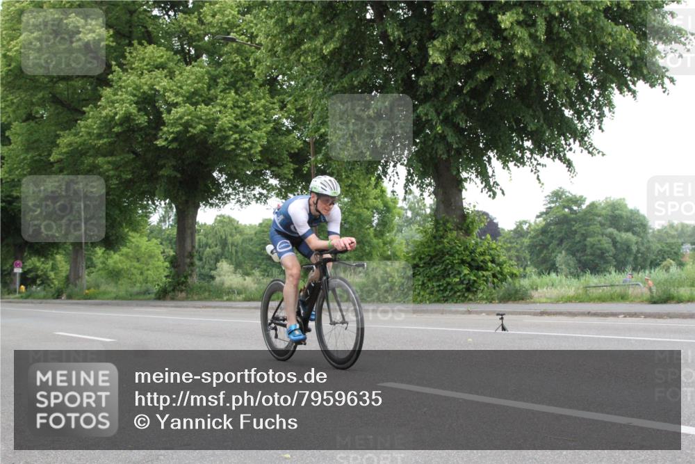 15.06.2025 - 7 Türme Triathlon Yannick Fuchs http://msf.ph/oto/7959635 15.06.2025 11:39:22 Radfahren  meine-sportfotos.de