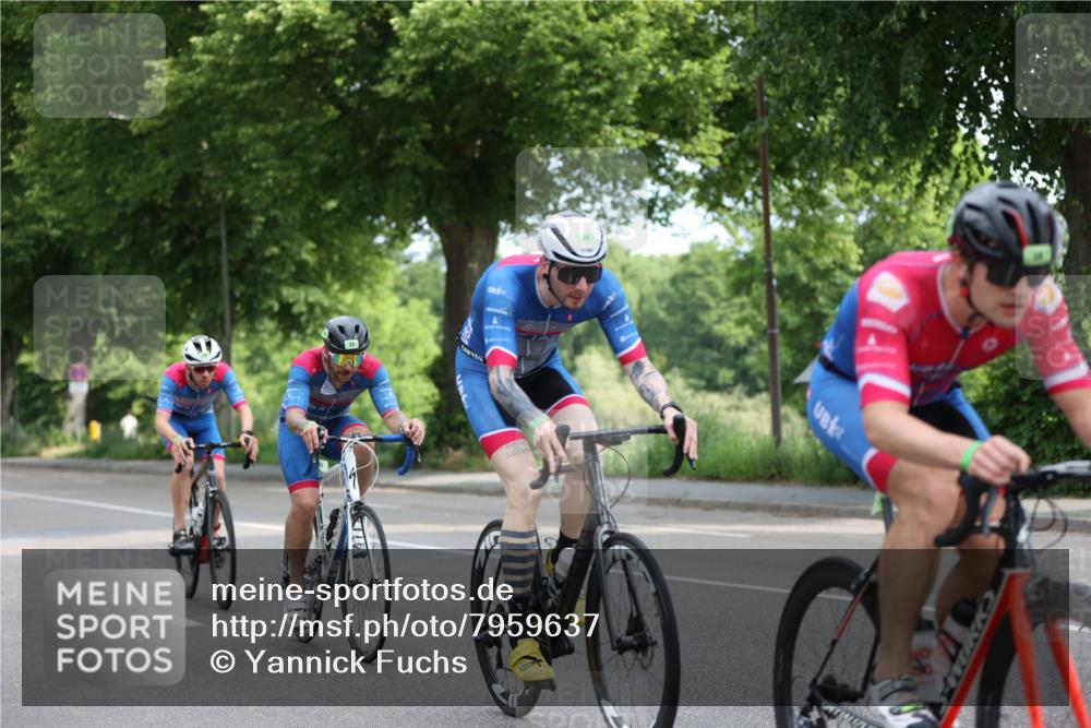 15.06.2025 - 7 Türme Triathlon Yannick Fuchs http://msf.ph/oto/7959637 15.06.2025 09:52:24 Radfahren 39, 40 meine-sportfotos.de