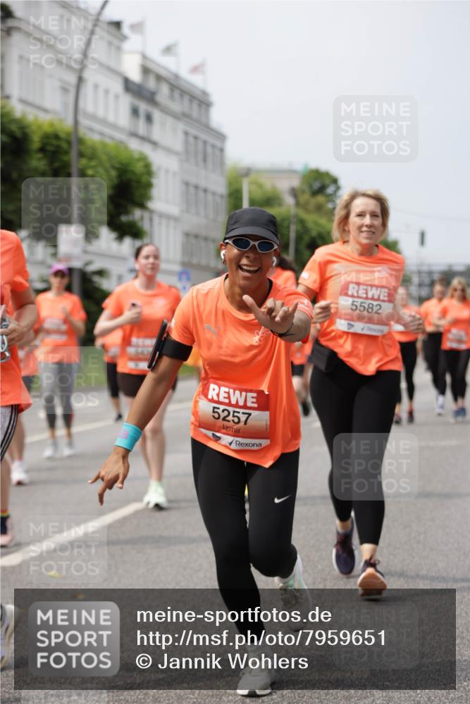 15.06.2025 - REWE Women's Run Jannik Wohlers http://msf.ph/oto/7959651 15.06.2025 09:45:02 Laufen 5257, 5582 meine-sportfotos.de