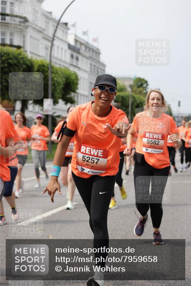 15.06.2025 - REWE Women's Run Jannik Wohlers http://msf.ph/oto/7959658 15.06.2025 09:45:03 Laufen 5257, 5582 meine-sportfotos.de