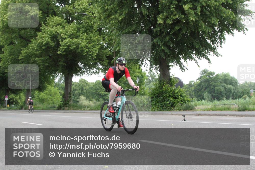 15.06.2025 - 7 Türme Triathlon Yannick Fuchs http://msf.ph/oto/7959680 15.06.2025 11:40:25 Radfahren  meine-sportfotos.de