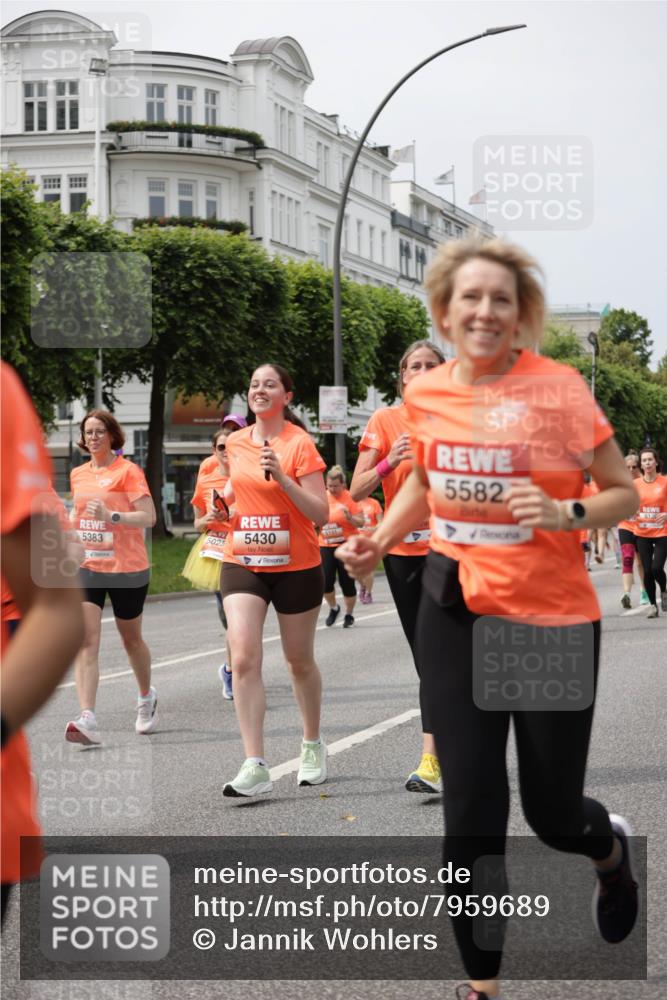 15.06.2025 - REWE Women's Run Jannik Wohlers http://msf.ph/oto/7959689 15.06.2025 09:45:04 Laufen 5383, 5025, 5430, 5191, 5582, 512 meine-sportfotos.de