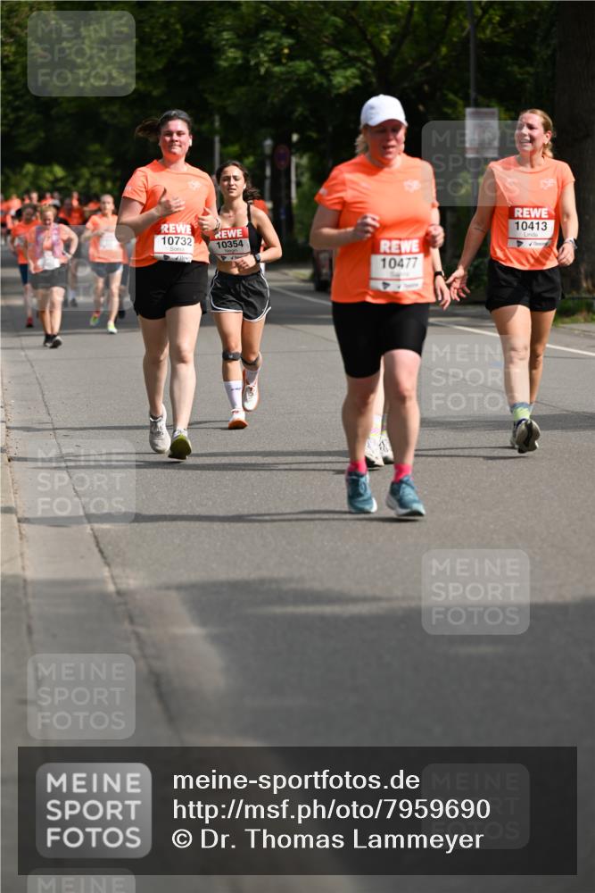 15.06.2025 - REWE Women's Run Dr. Thomas Lammeyer http://msf.ph/oto/7959690 15.06.2025 09:49:10 Laufen 10732, 10354, 10477, 10413 meine-sportfotos.de