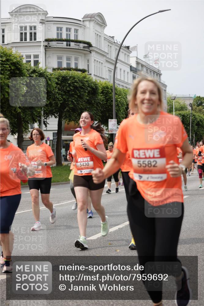 15.06.2025 - REWE Women's Run Jannik Wohlers http://msf.ph/oto/7959692 15.06.2025 09:45:04 Laufen 383, 5430, 5582, 541 meine-sportfotos.de