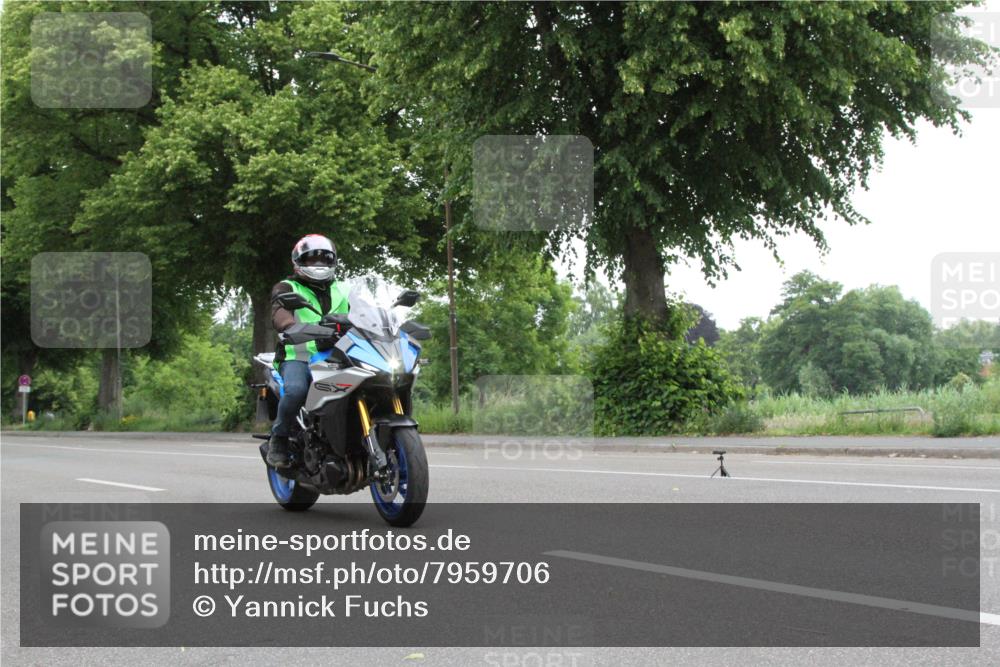 15.06.2025 - 7 Türme Triathlon Yannick Fuchs http://msf.ph/oto/7959706 15.06.2025 11:40:29 Radfahren  meine-sportfotos.de