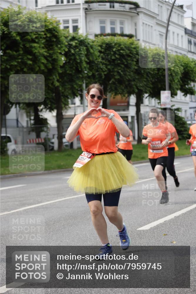 15.06.2025 - REWE Women's Run Jannik Wohlers http://msf.ph/oto/7959745 15.06.2025 09:45:06 Laufen 5025, 5651 meine-sportfotos.de