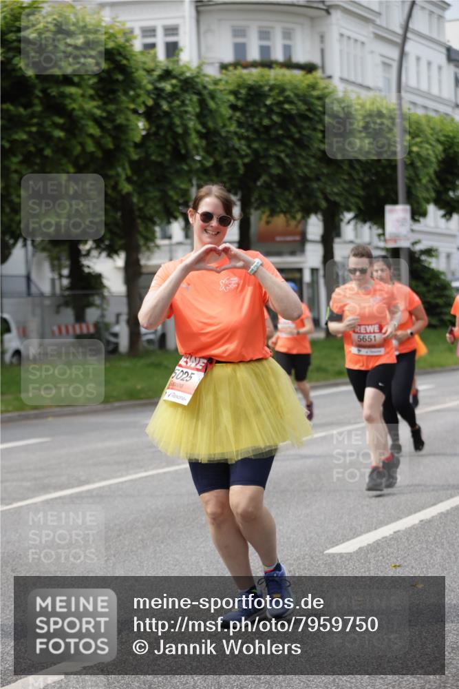 15.06.2025 - REWE Women's Run Jannik Wohlers http://msf.ph/oto/7959750 15.06.2025 09:45:06 Laufen 5025, 5651 meine-sportfotos.de