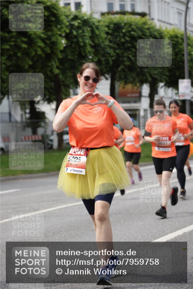 15.06.2025 - REWE Women's Run Jannik Wohlers http://msf.ph/oto/7959758 15.06.2025 09:45:06 Laufen 5025, 5651 meine-sportfotos.de