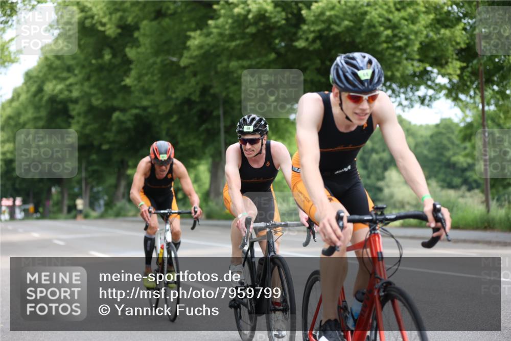 15.06.2025 - 7 Türme Triathlon Yannick Fuchs http://msf.ph/oto/7959799 15.06.2025 09:53:43 Radfahren 66, 68 meine-sportfotos.de