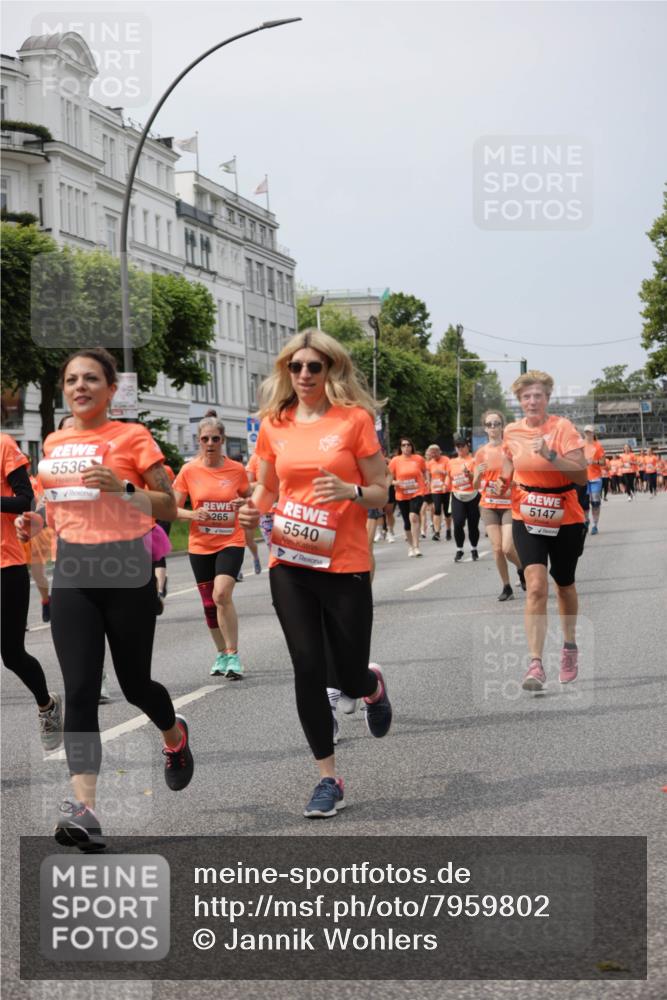 15.06.2025 - REWE Women's Run Jannik Wohlers http://msf.ph/oto/7959802 15.06.2025 09:45:08 Laufen 5536, 265, 5540, 5147 meine-sportfotos.de