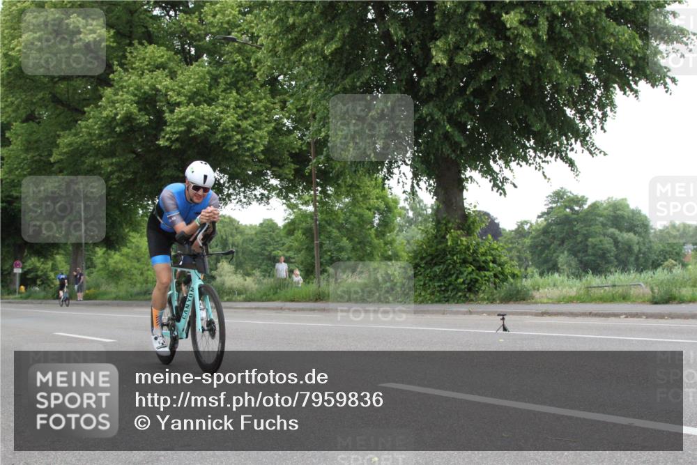 15.06.2025 - 7 Türme Triathlon Yannick Fuchs http://msf.ph/oto/7959836 15.06.2025 11:42:43 Radfahren  meine-sportfotos.de