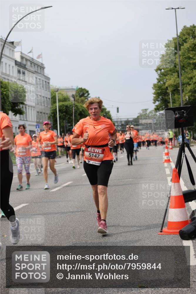 15.06.2025 - REWE Women's Run Jannik Wohlers http://msf.ph/oto/7959844 15.06.2025 09:45:09 Laufen 5147 meine-sportfotos.de
