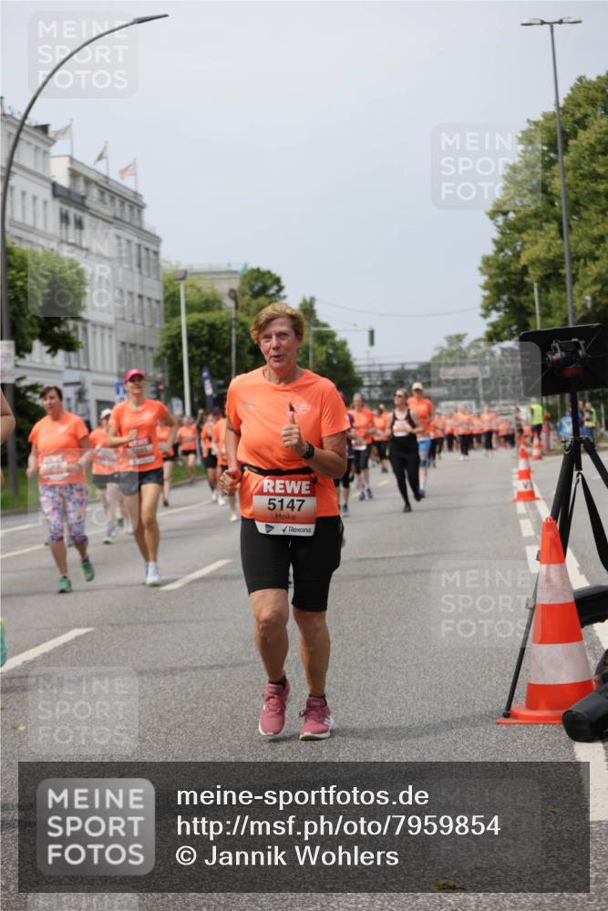 15.06.2025 - REWE Women's Run Jannik Wohlers http://msf.ph/oto/7959854 15.06.2025 09:45:09 Laufen 5695, 5147 meine-sportfotos.de