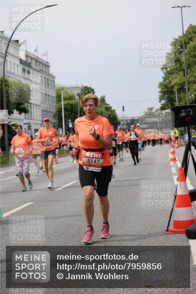 15.06.2025 - REWE Women's Run Jannik Wohlers http://msf.ph/oto/7959856 15.06.2025 09:45:09 Laufen 5147 meine-sportfotos.de